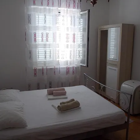 Guest house Guesthouse Villa Klaic 3*